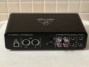 Behringer UMC204HD 오디오 인터페이스 - 이미지 2